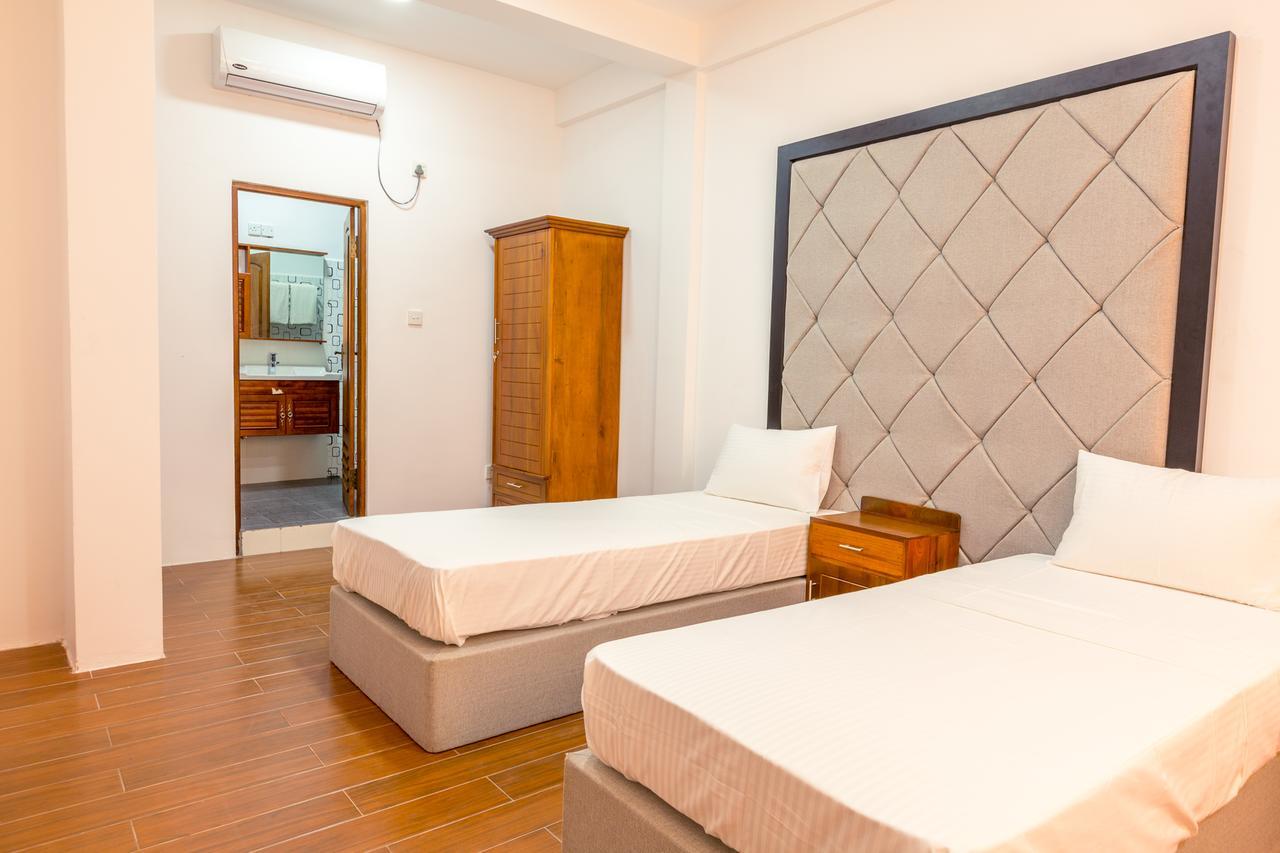 Metro Port City Hotel Colombo Exterior photo