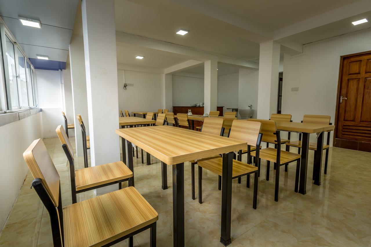 Metro Port City Hotel Colombo Exterior photo