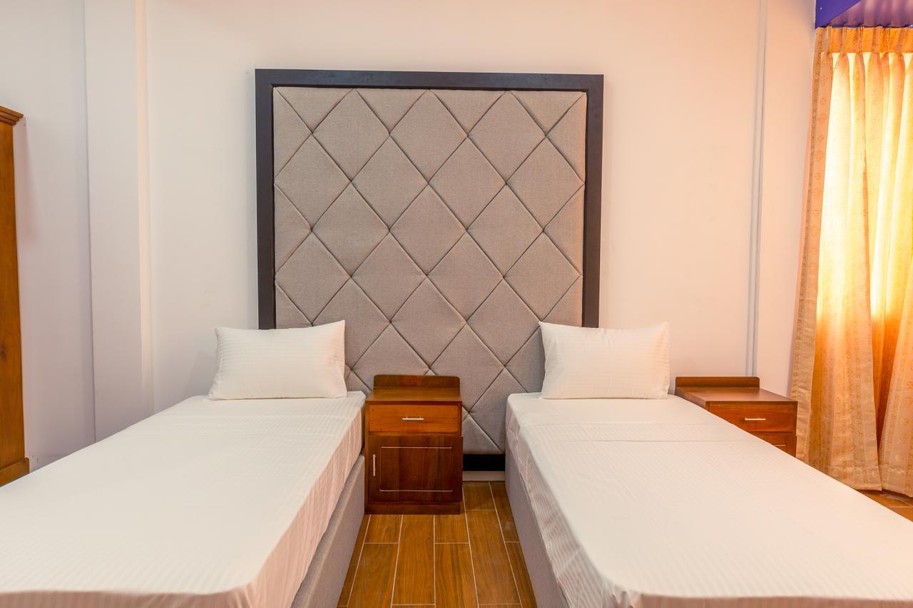 Metro Port City Hotel Colombo Exterior photo