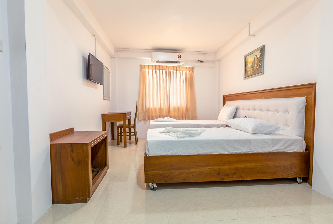 Metro Port City Hotel Colombo Exterior photo