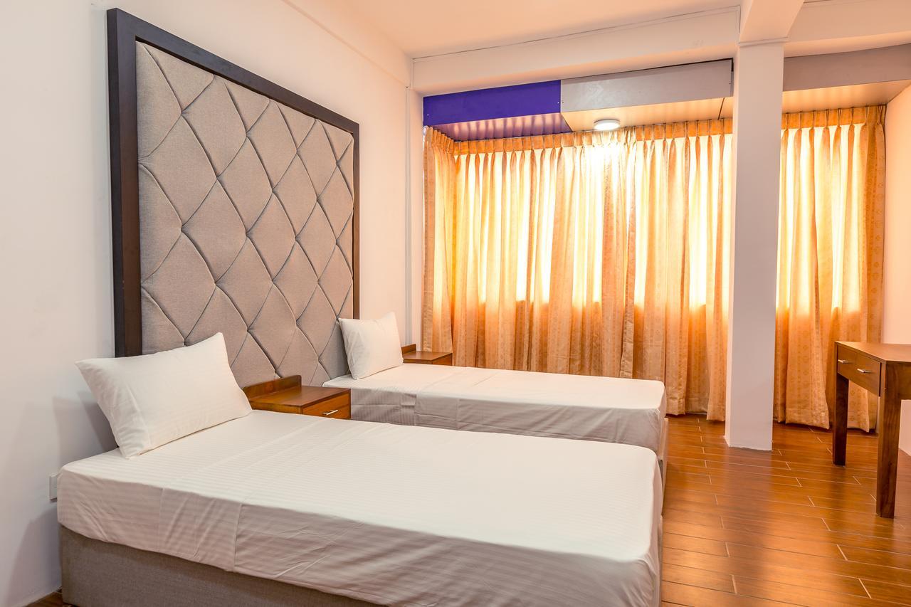 Metro Port City Hotel Colombo Exterior photo