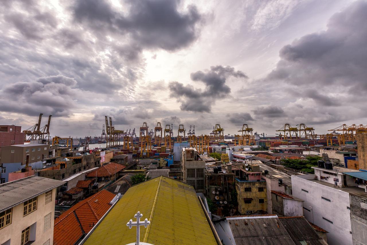 Metro Port City Hotel Colombo Exterior photo
